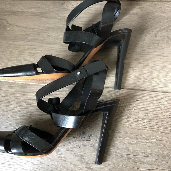 RARE!  Costume National Strappy Leather Pointed Toe 3” Heels - Picture 6 of 7
